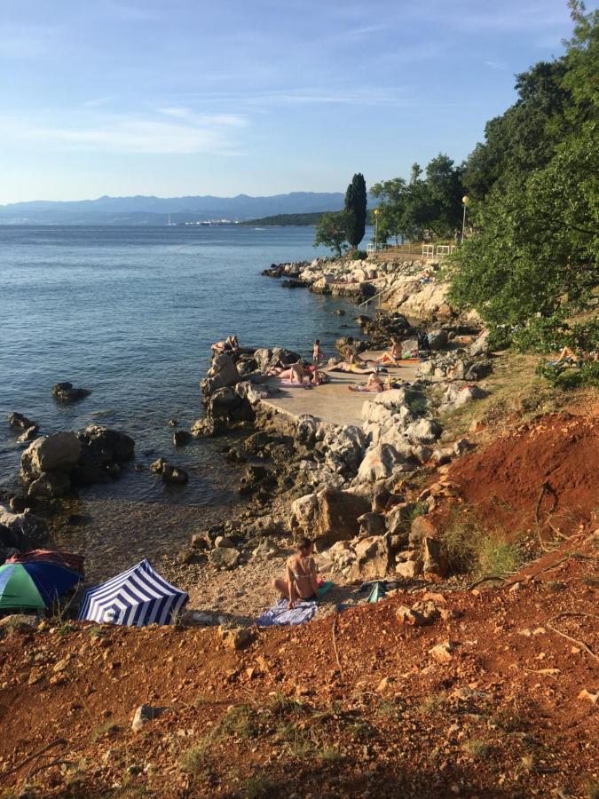 Apartman Kora Njivice Buitenkant foto