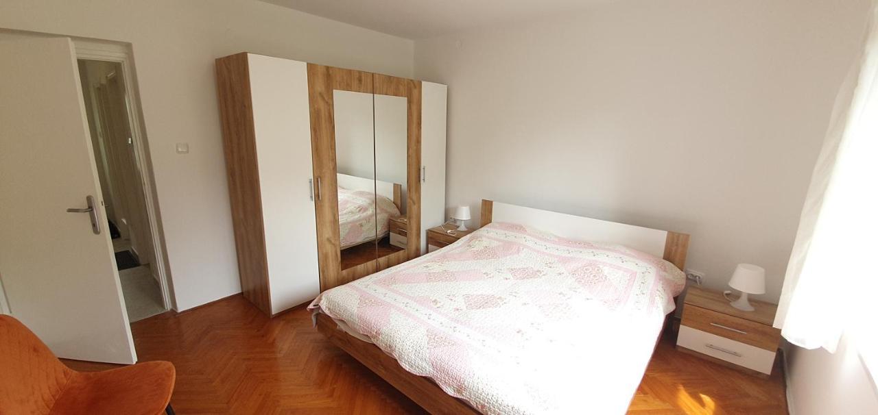 Apartman Kora Njivice Buitenkant foto