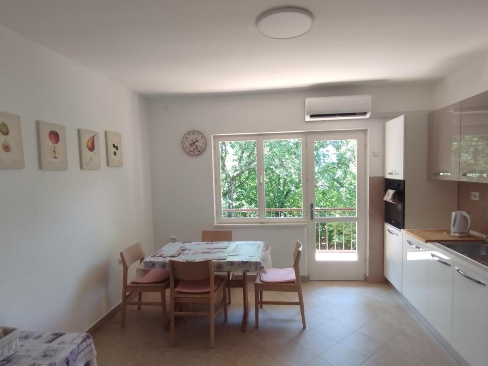 Apartman Kora Njivice Buitenkant foto