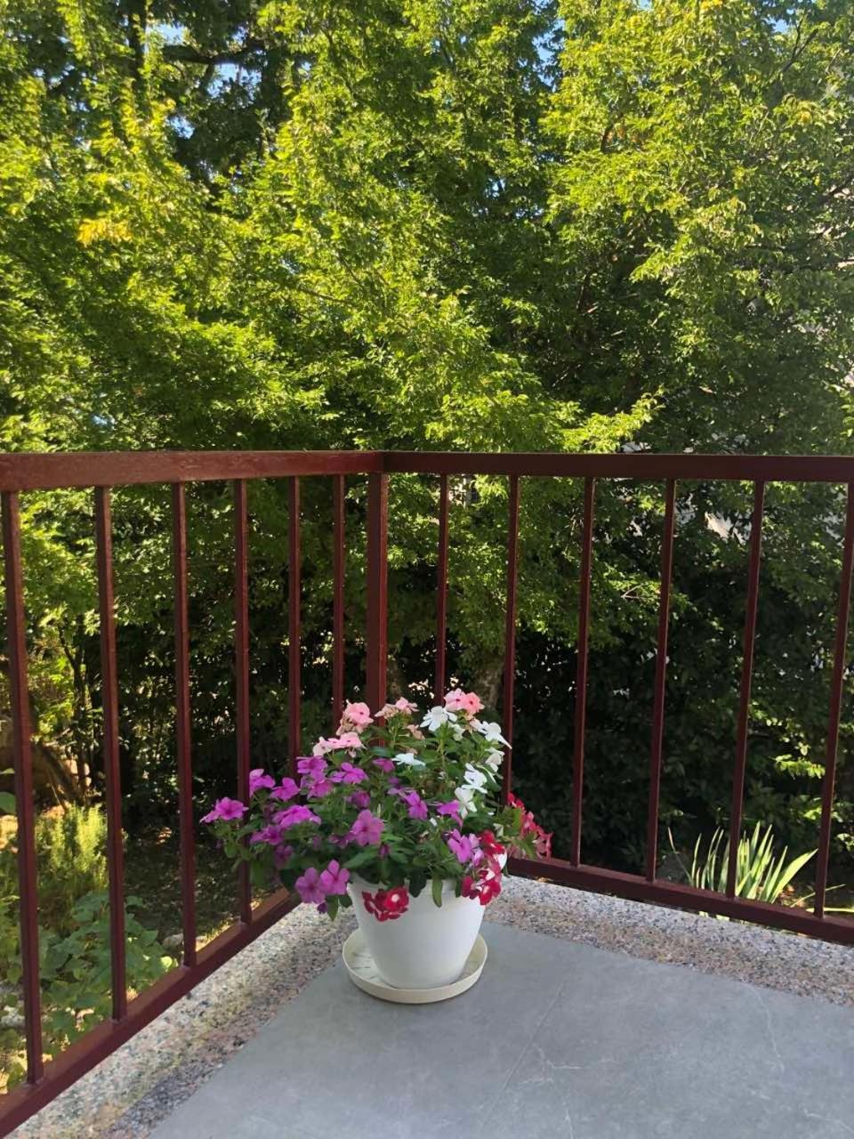 Apartman Kora Njivice Buitenkant foto